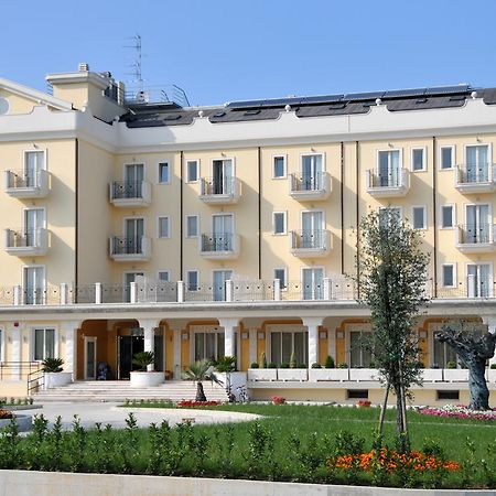 Hotel Concorde Sant'Egidio alla Vibrata Exteriör bild