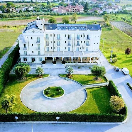 Hotel Concorde Sant'Egidio alla Vibrata Exteriör bild