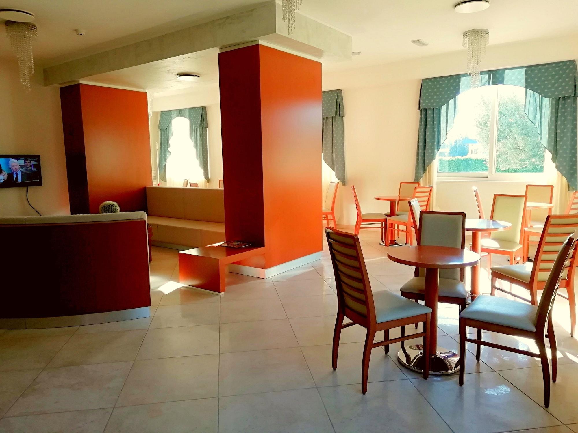Hotel Concorde Sant'Egidio alla Vibrata Exteriör bild