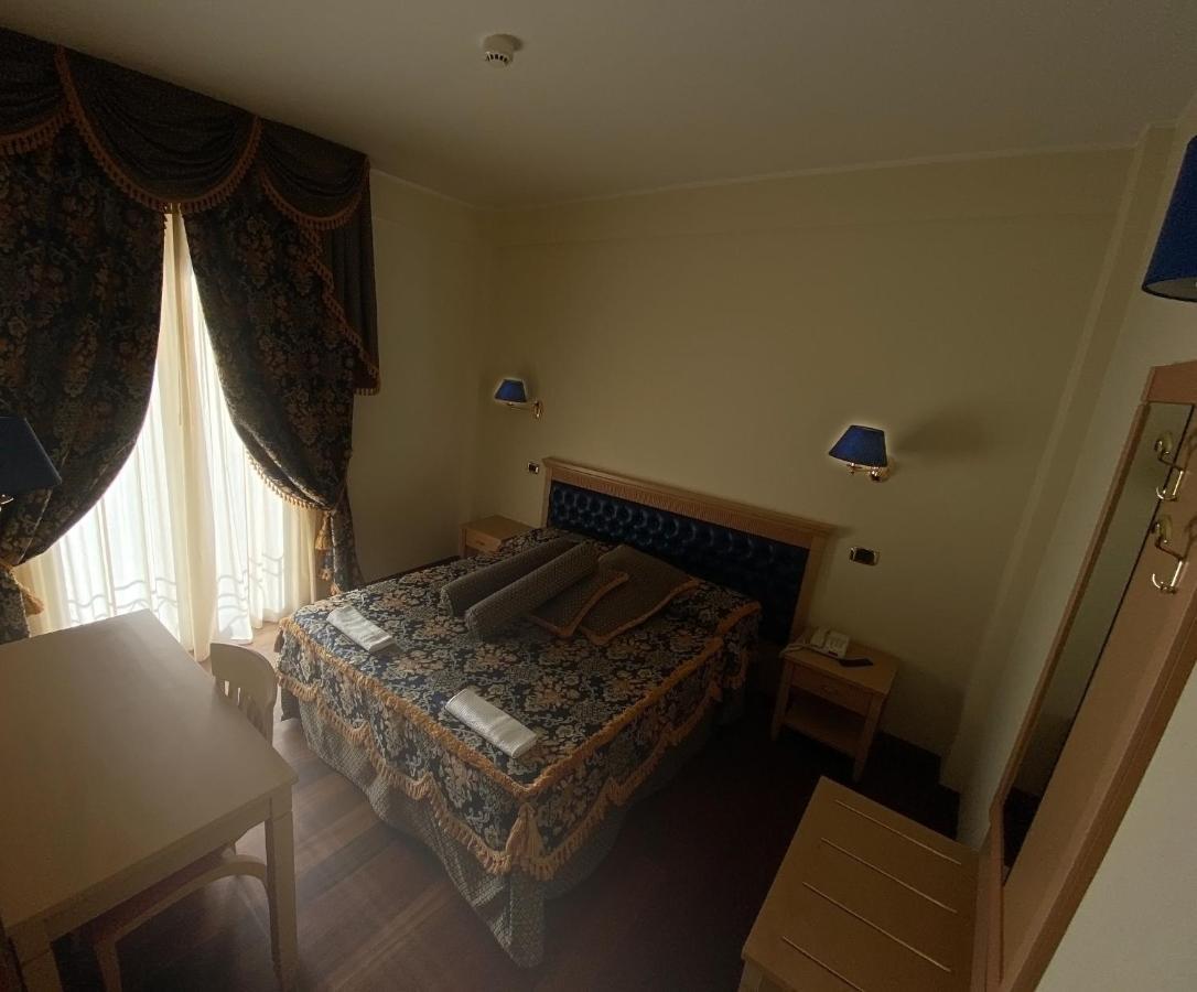 Hotel Concorde Sant'Egidio alla Vibrata Exteriör bild