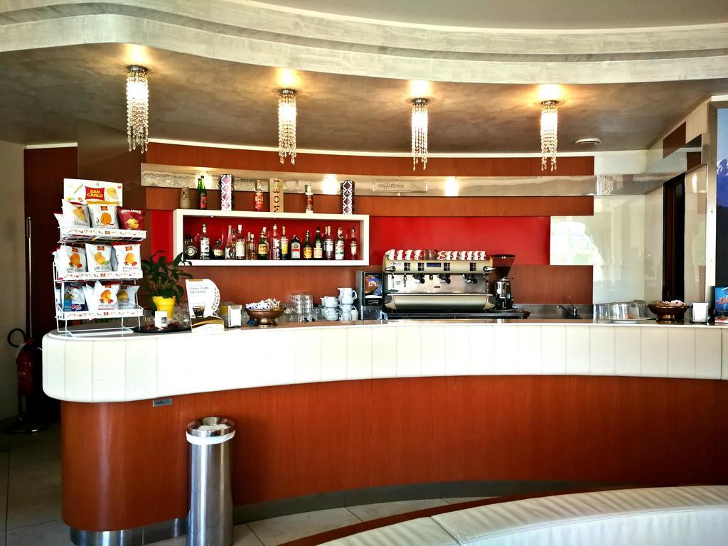 Hotel Concorde Sant'Egidio alla Vibrata Exteriör bild