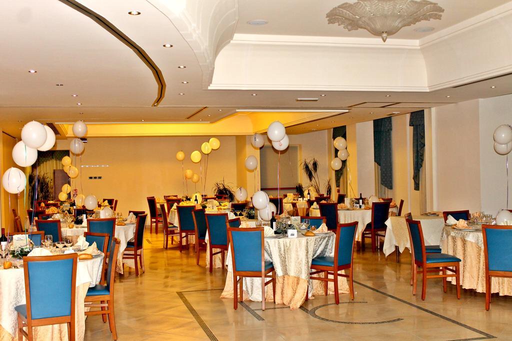 Hotel Concorde Sant'Egidio alla Vibrata Exteriör bild