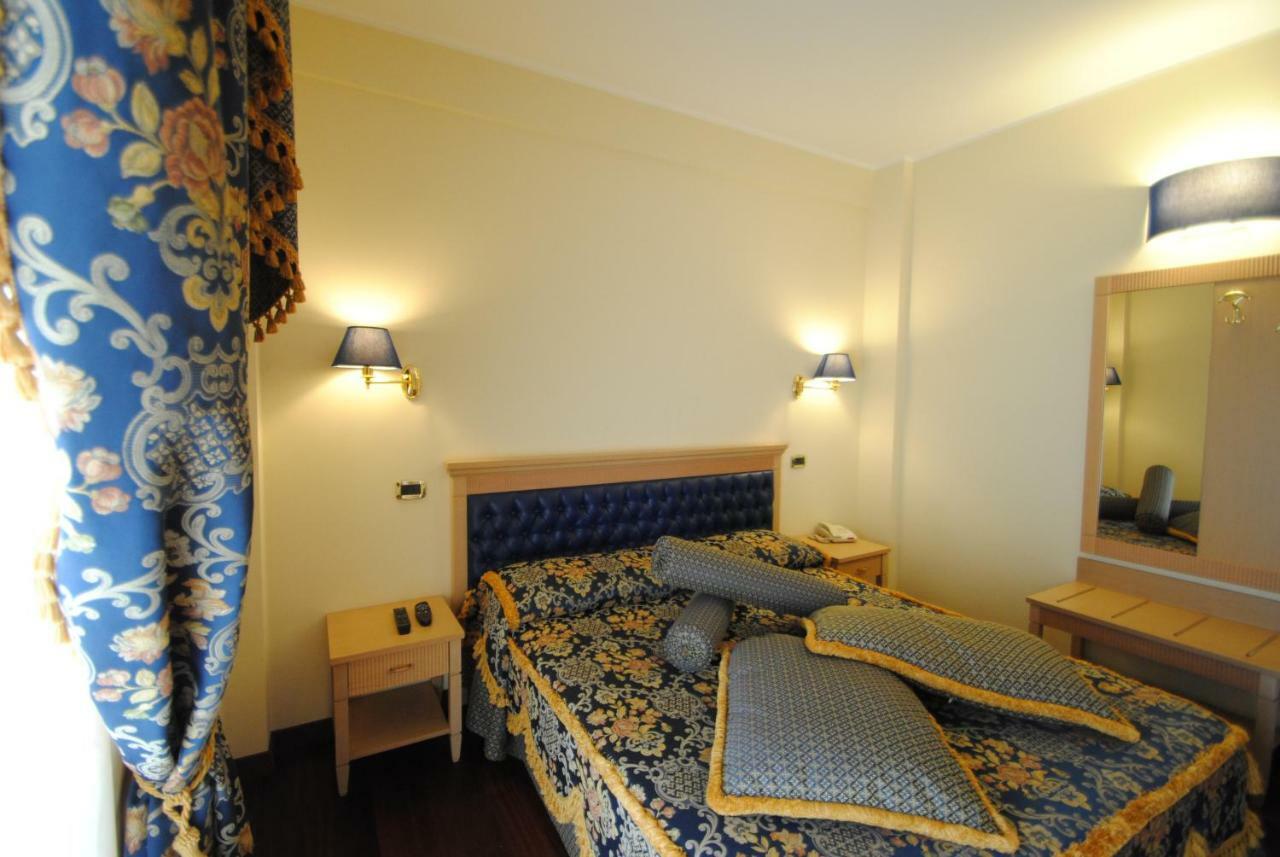 Hotel Concorde Sant'Egidio alla Vibrata Exteriör bild