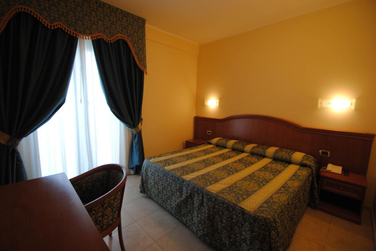Hotel Concorde Sant'Egidio alla Vibrata Exteriör bild